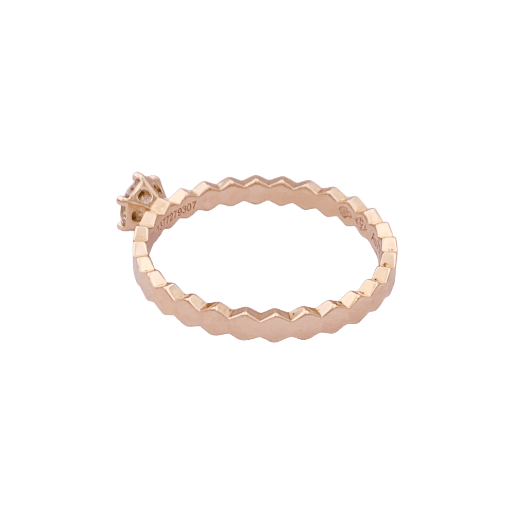 Bague CHAUMET "Bee" en or rose et diamant.