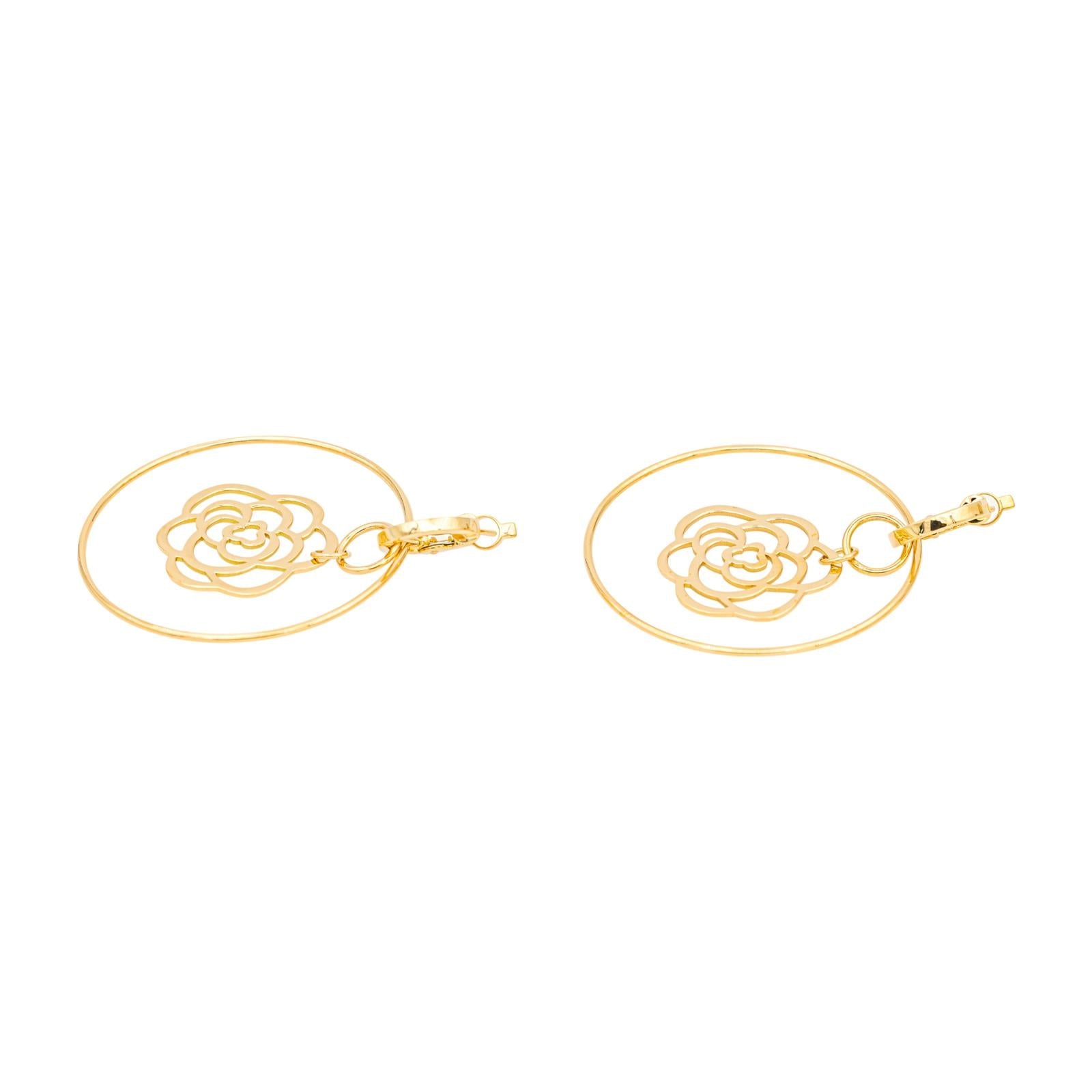 Chanel Boucles d'oreilles Camélia Or jaune