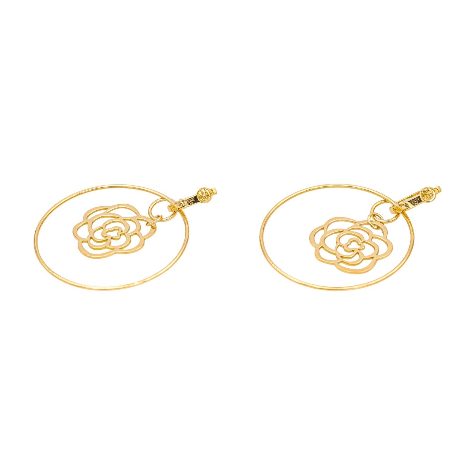 Chanel Boucles d'oreilles Camélia Or jaune