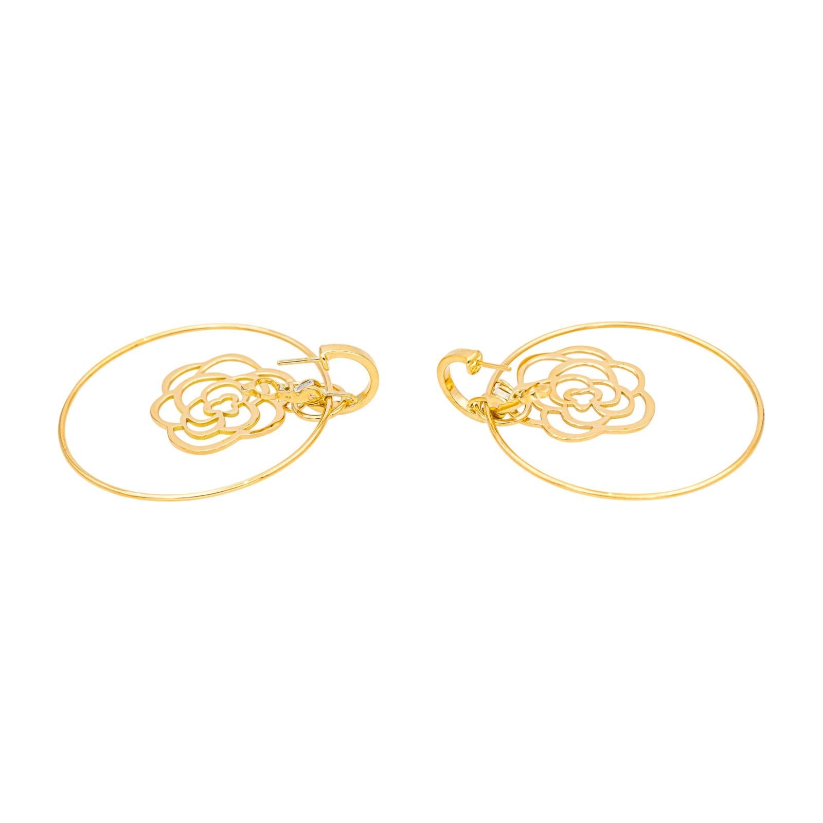 Chanel Boucles d'oreilles Camélia Or jaune