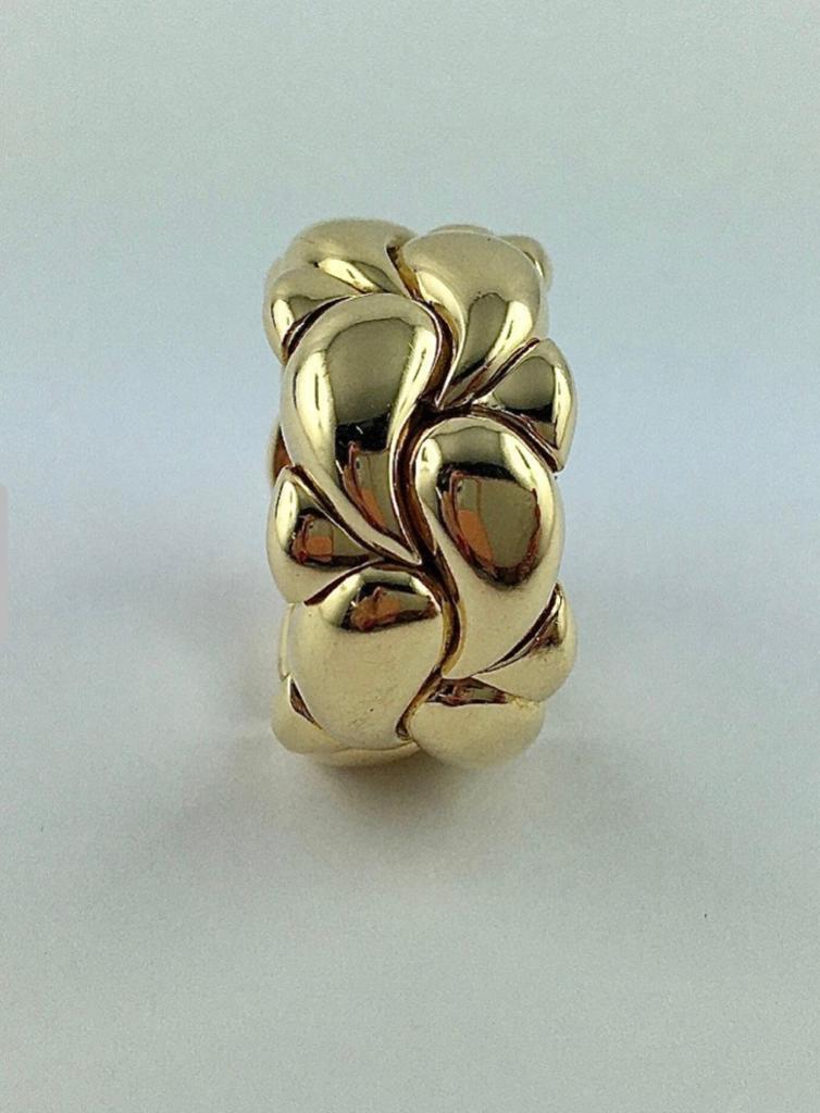 Une bague Chopard modèle "Casmir" en or jaune 18K