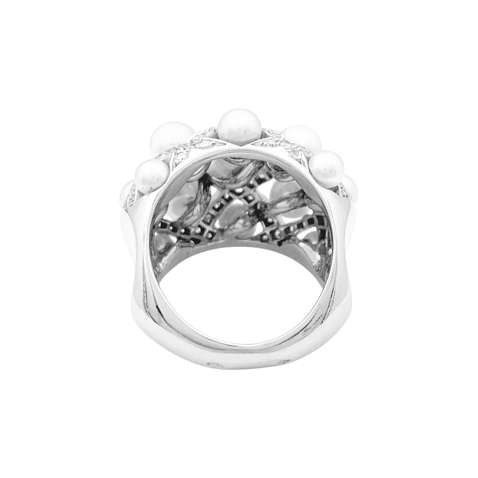 Bague CHANEL, "Baroque", or blanc, diamants, perles.