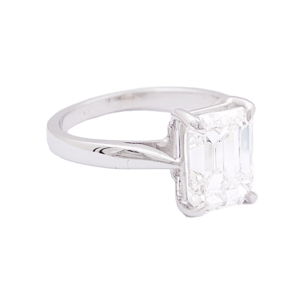 Bague taille émeraude, or blanc. - Maison Eloe