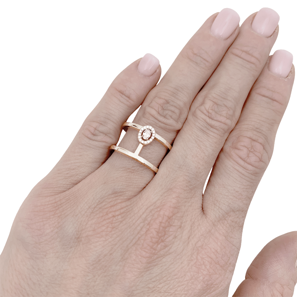 photo de la Bague Messika, "Glam'Azone", or rose et diamants occasion portée au doigt