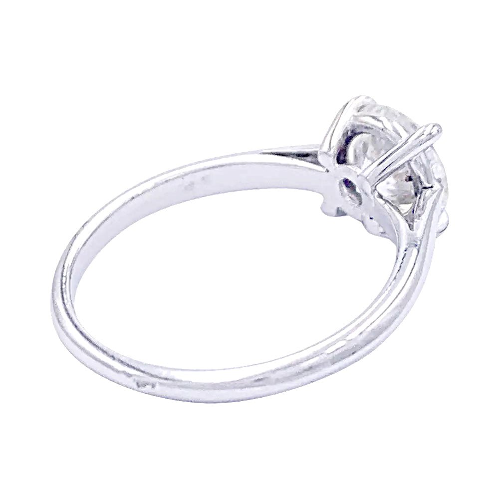 Bague solitaire en or blanc, diamant 1,36 carat. - Maison Eloe