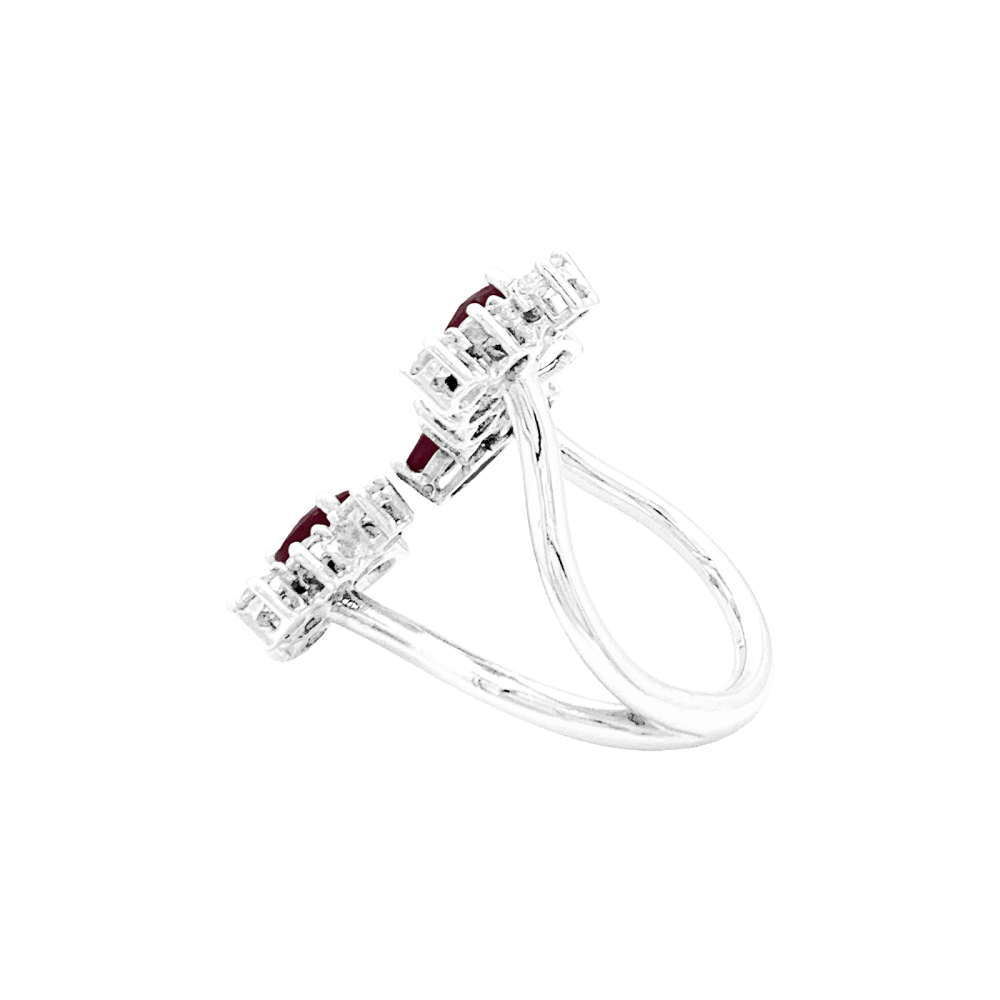 Bague ouverte, or blanc, rubis et diamants.