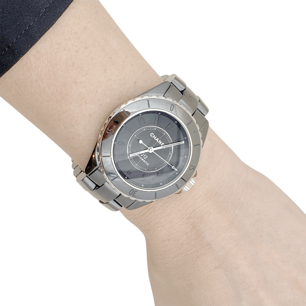 Montre Chanel, "J12 Phantom", céramique noire, acier. - Maison Eloe
