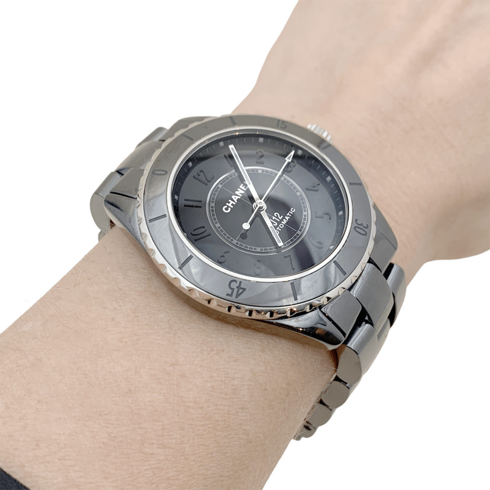 Montre Chanel, "J12 Phantom", céramique noire, acier. - Maison Eloe