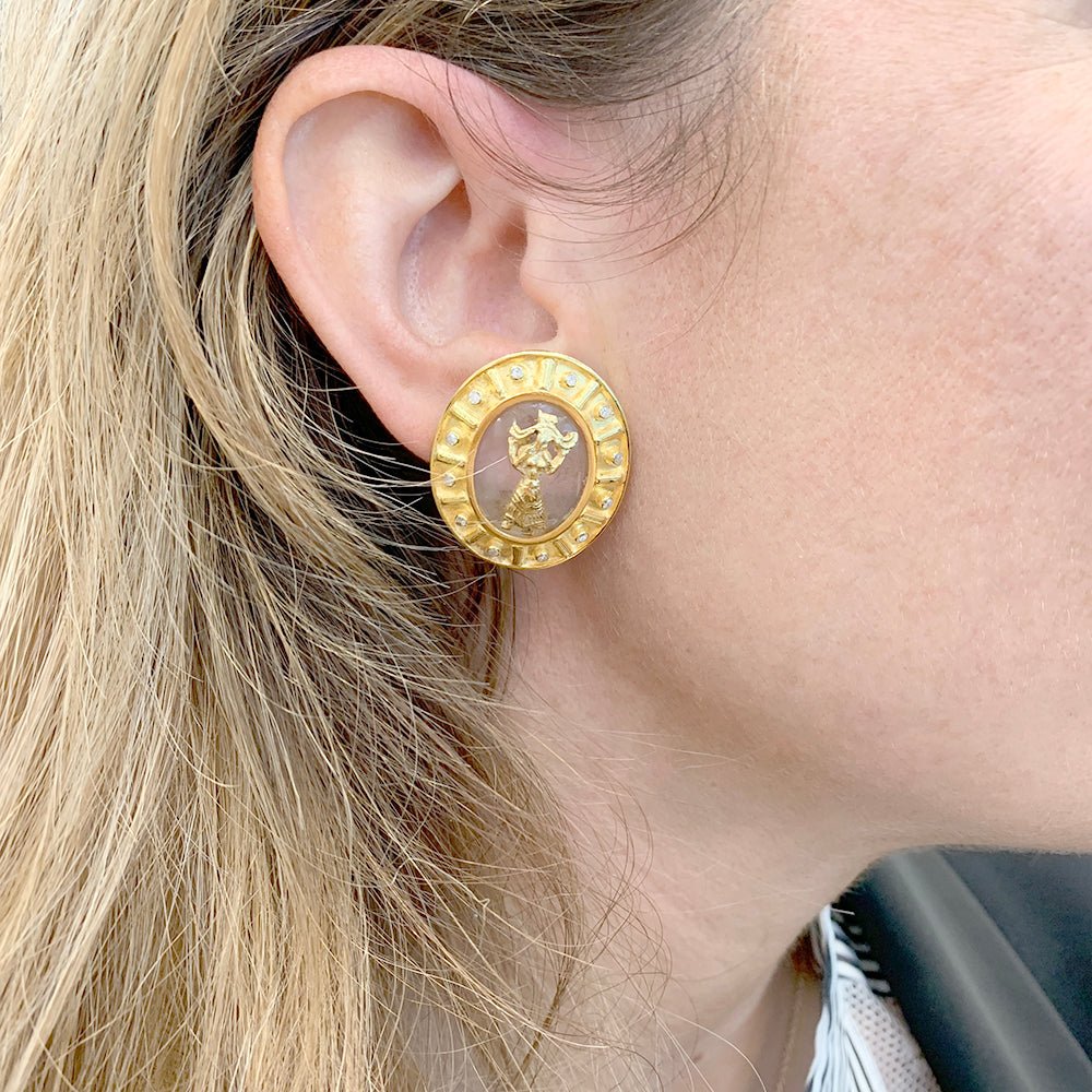 Boucles d'oreilles Lalaounis, "Bouclier d'Achilles", or jaune, cristal de roche. - Maison Eloe