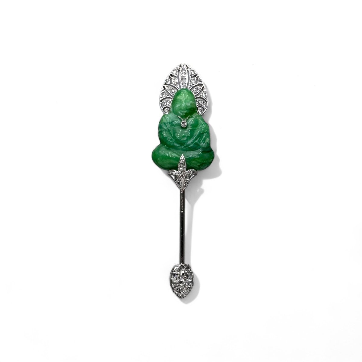 LACLOCHE FRÈRES - Épingle à jabot en platine sertie de diamants et pâte de verre. - Maison Eloe