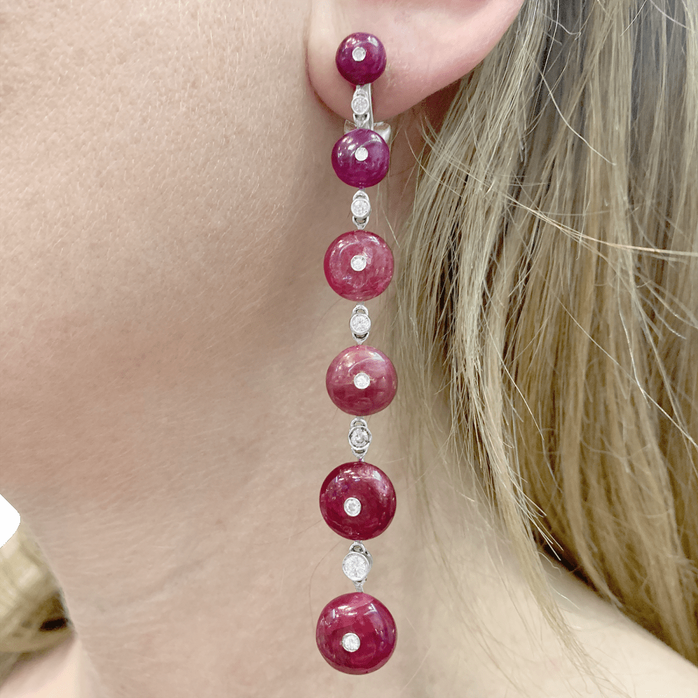 Boucles d'oreilles Repossi, or blanc, rubis et diamants. - Maison Eloe