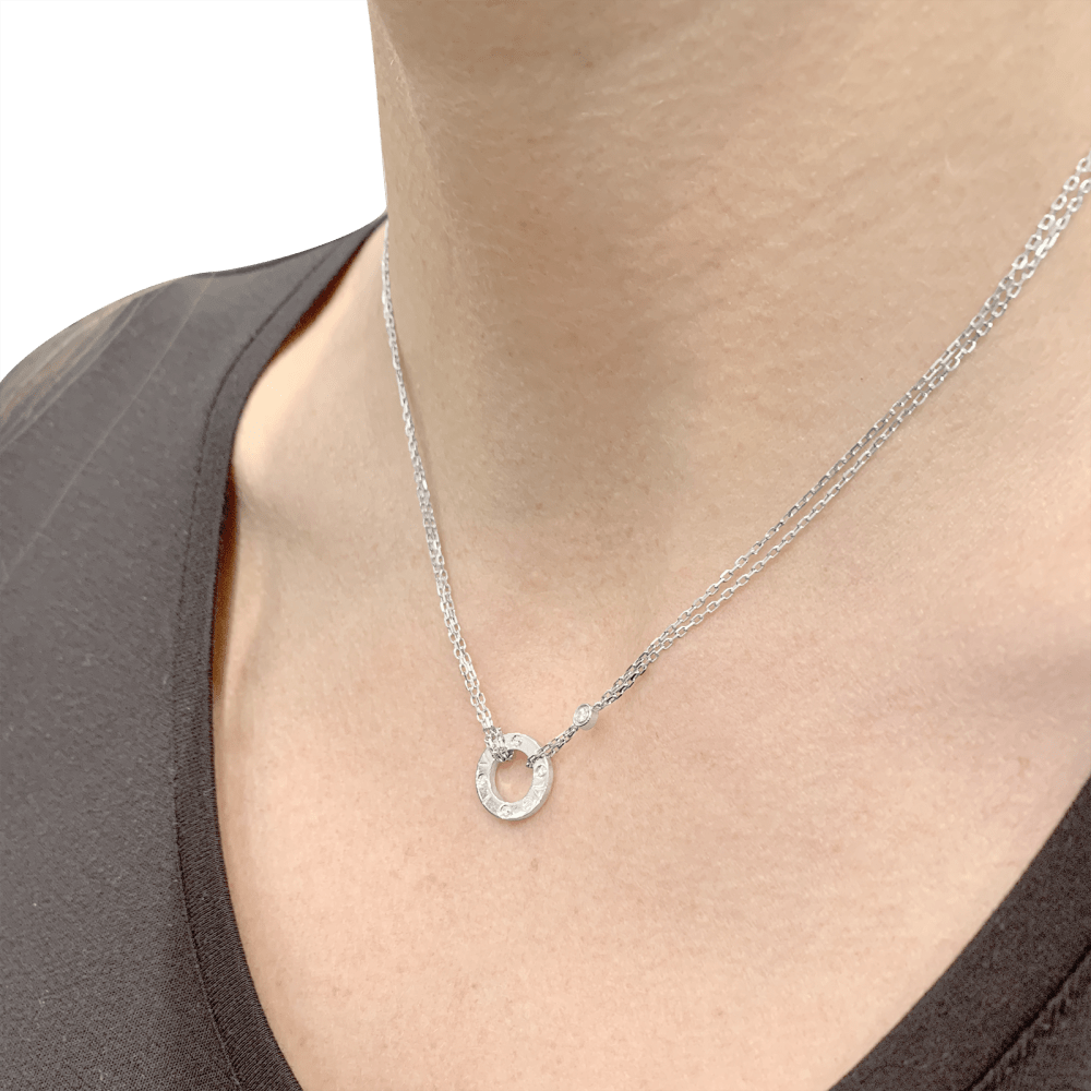 Collier Cartier, « Love», or blanc, diamants.