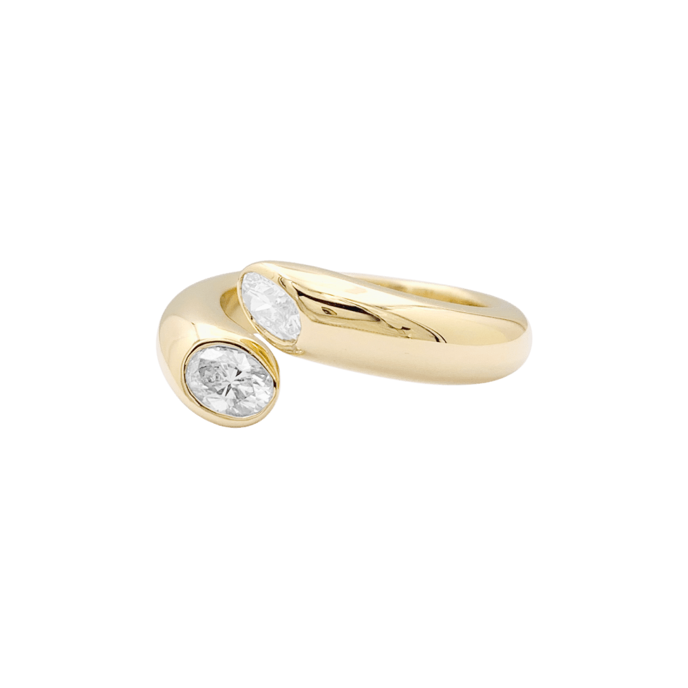 Bague Cartier, "Ellipse Deux Têtes Croisées", or jaune, diamants.