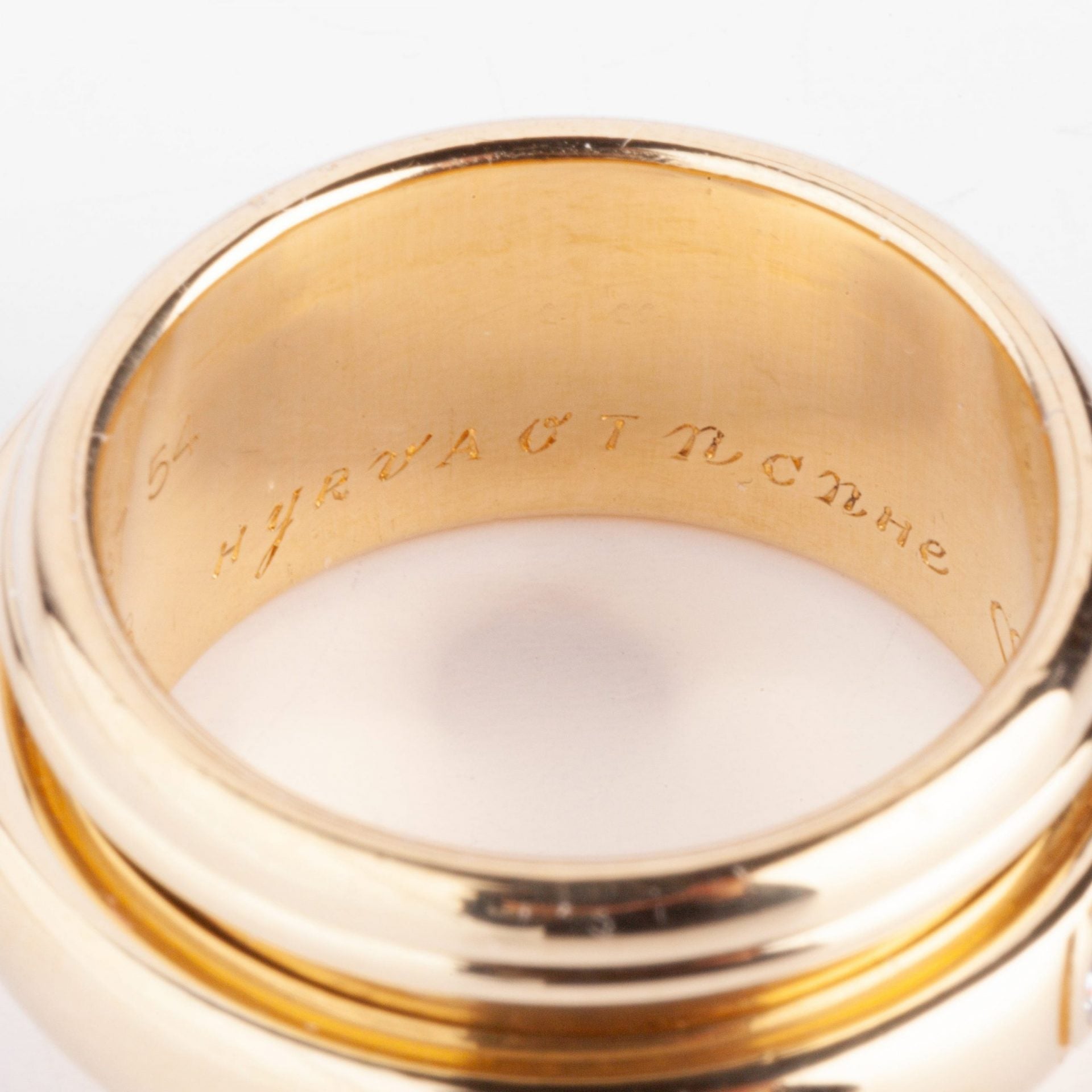 Yellow gold and diamond ring from Piaget, Possession model