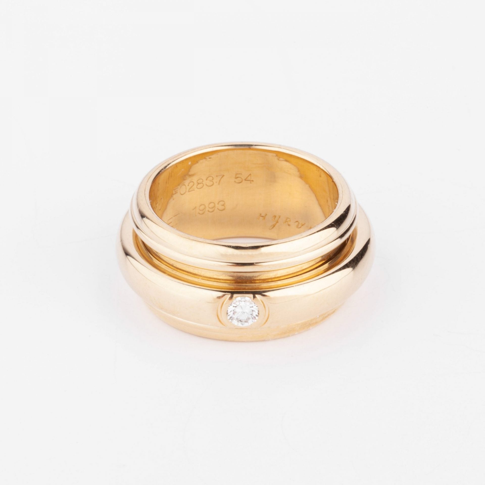 Yellow gold and diamond ring from Piaget, Possession model