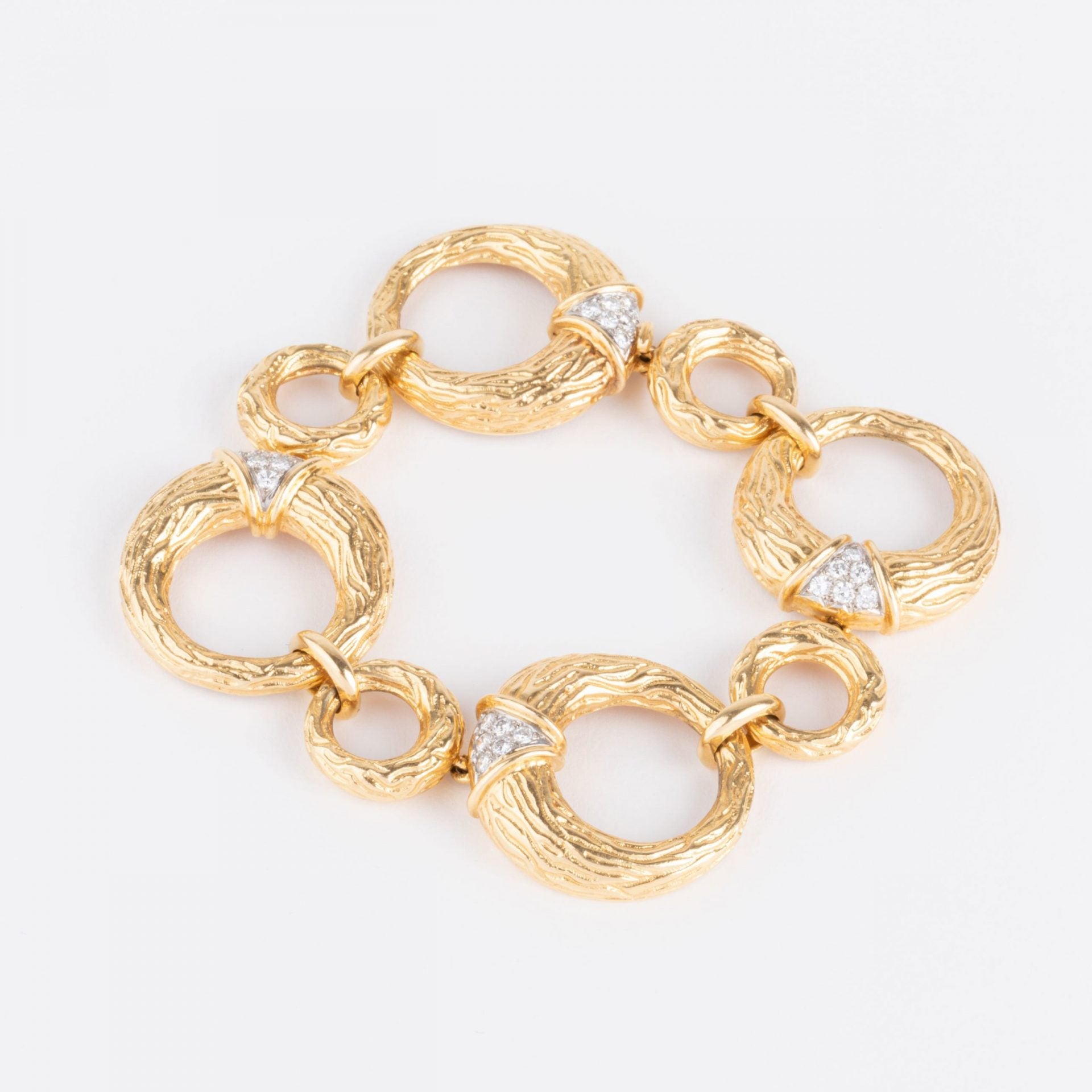 Bracelet en or jaune et diamants de la maison Boucheron