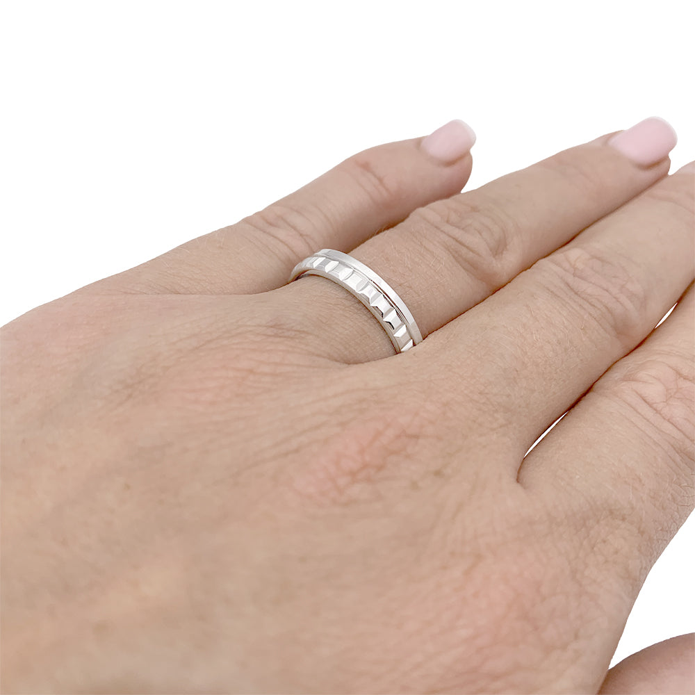 Alliance Boucheron "Quatre Radiant Edition" or blanc.