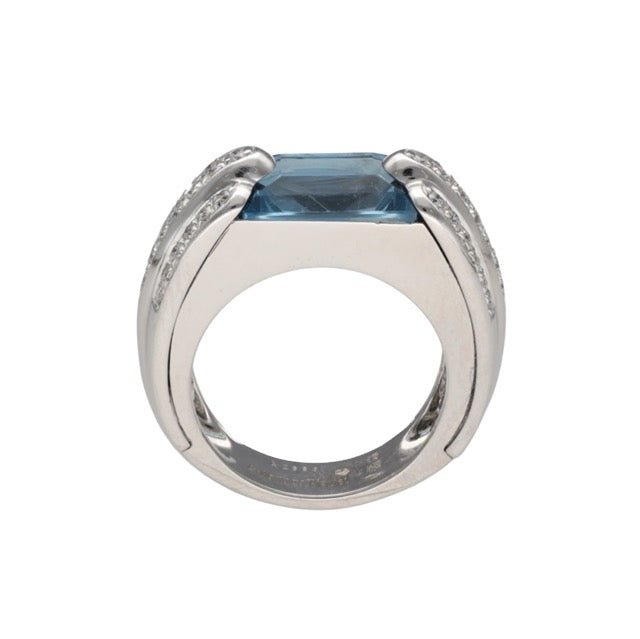 Audemars Piguet bague or gris topaze bleue et diamants - Maison Eloe