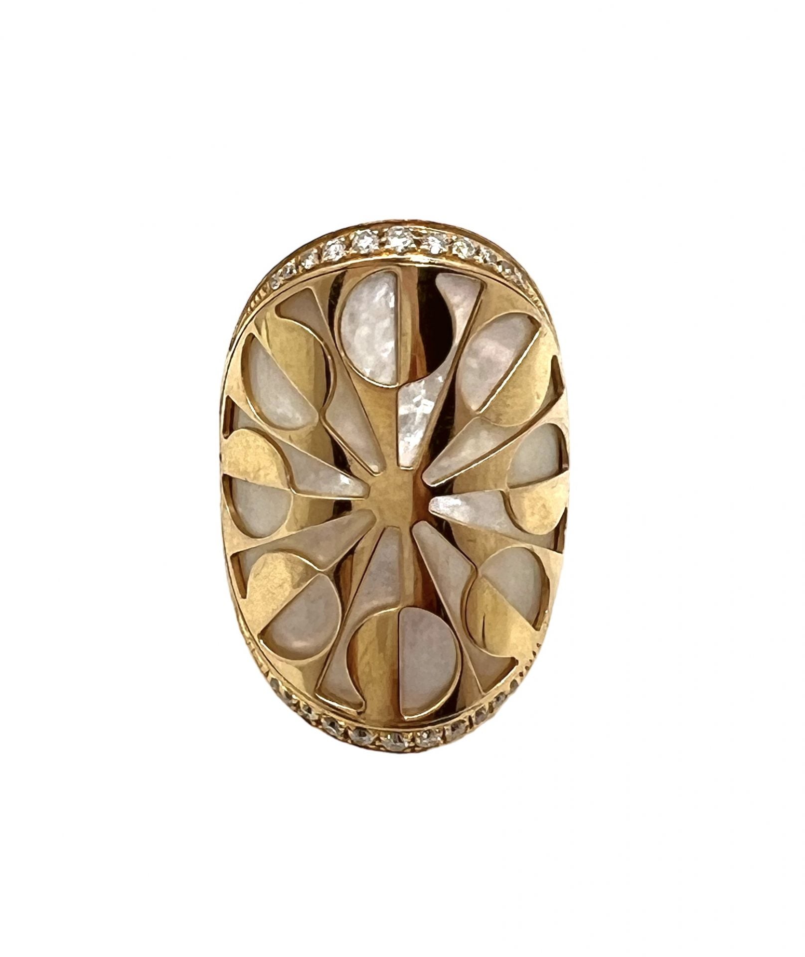 Bague Bulgari en or rose, nacre et diamants