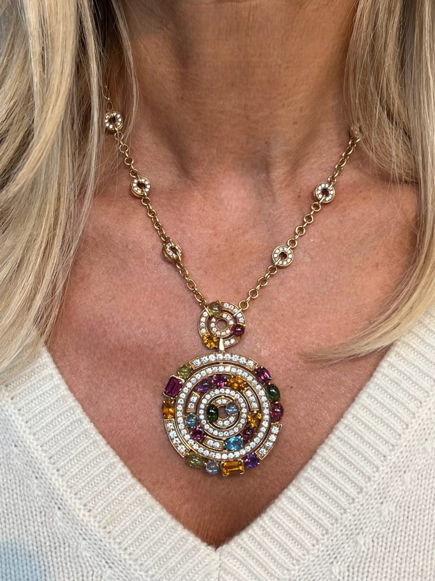 Bulgari, pendentif "Allegra" et sa chaine