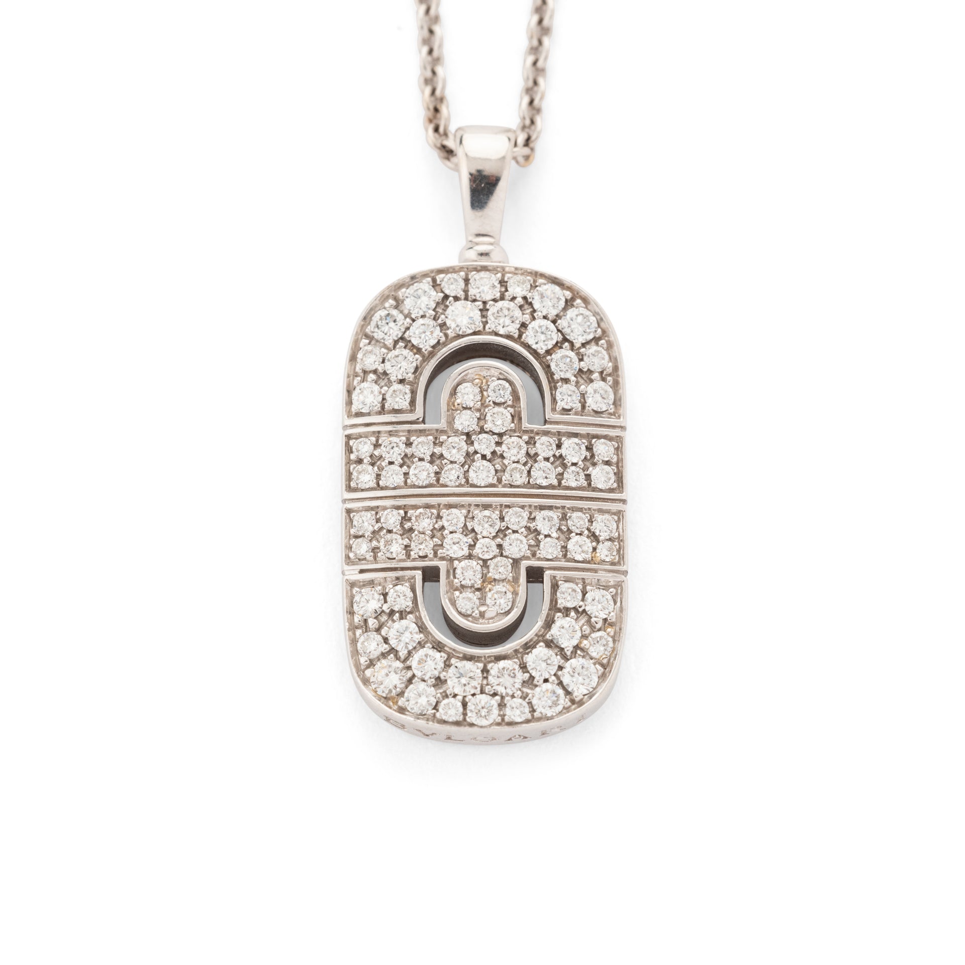 Bulgari, Collier chaine et pendentif en or blanc et diamants