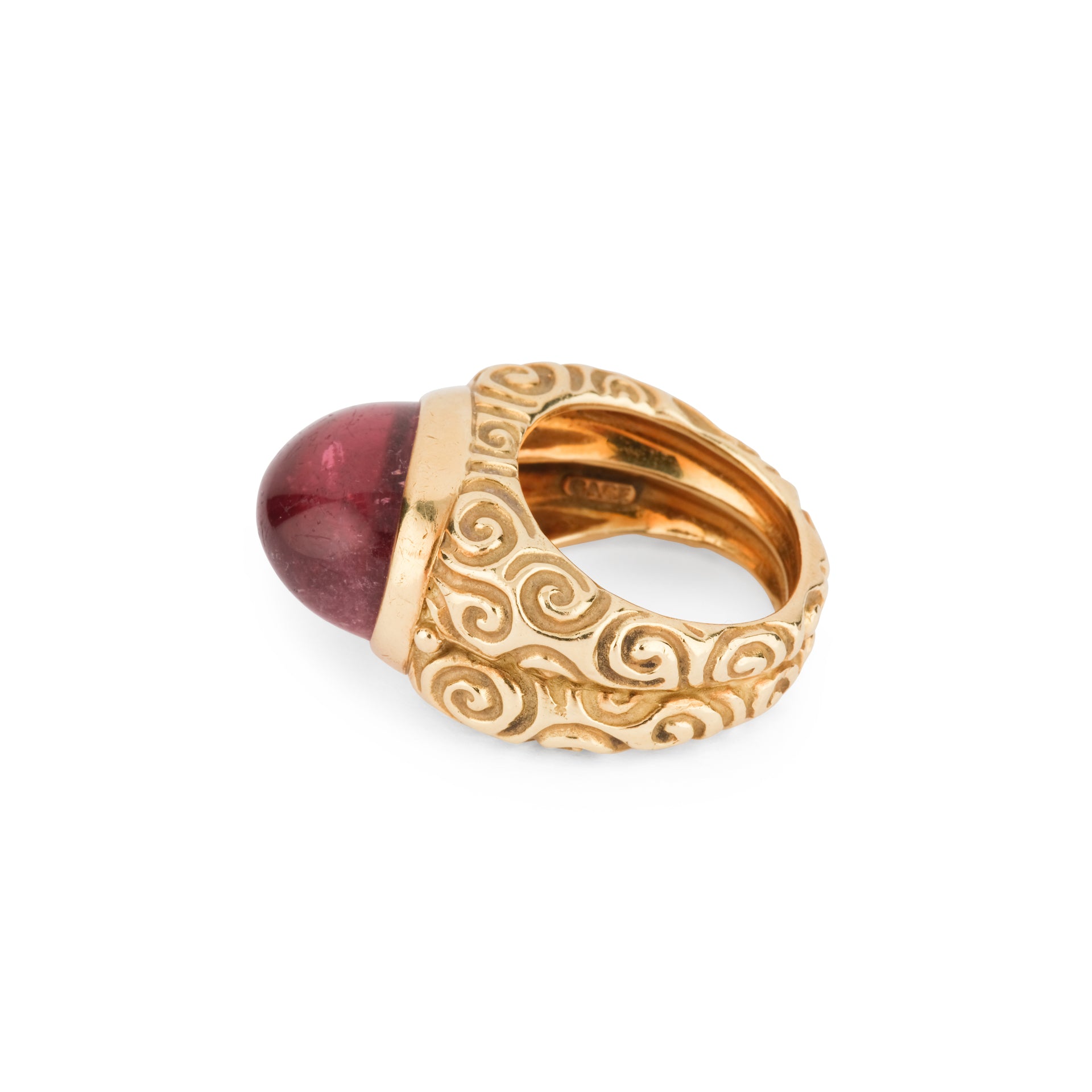 An Elisabeth Gage ring in yellow gold and tourmaline