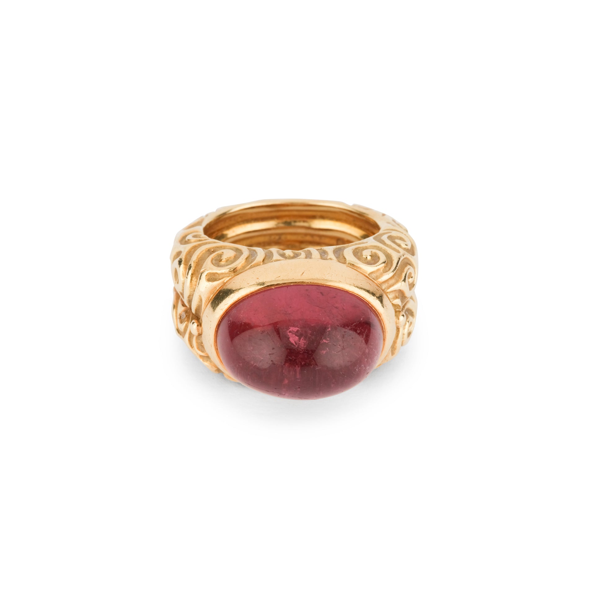 Une bague Elisabeth Gage en or jaune et tourmaline