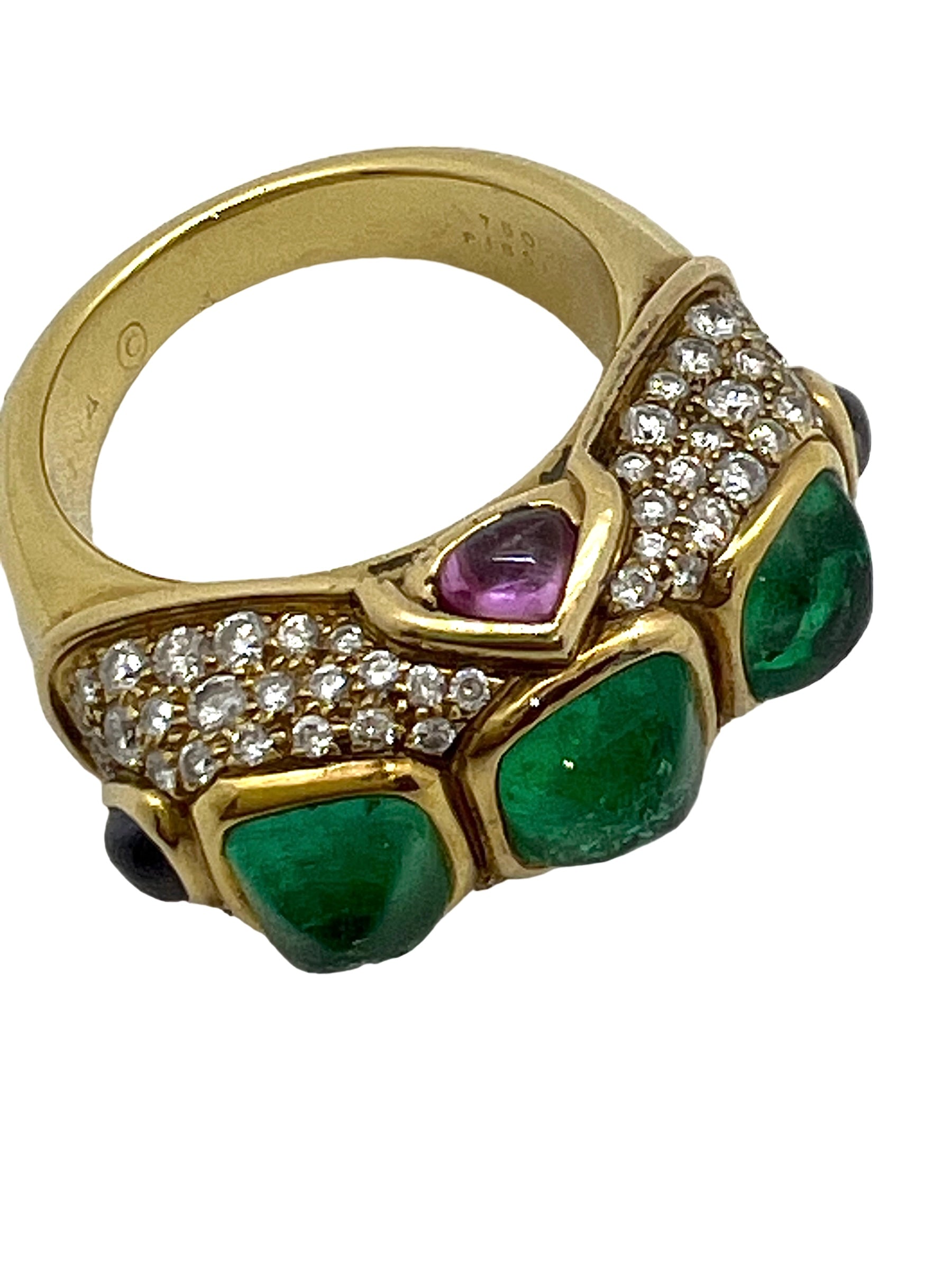 Marina B, Yellow gold ring with Emerald and Diamond cabochons
