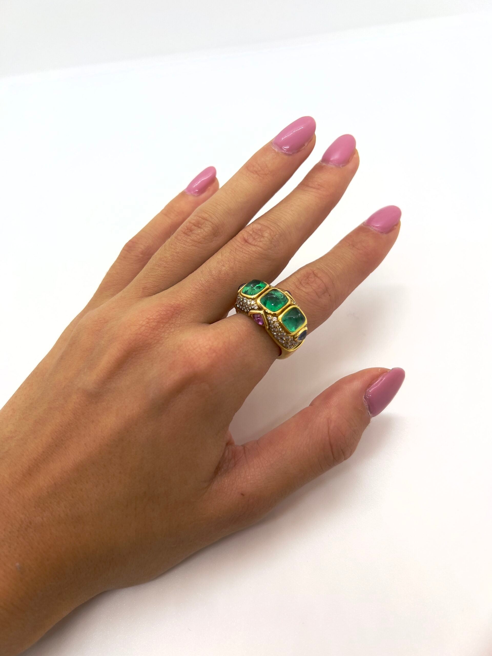 Marina B, Bague or jaune Cabochons d'Emeraudes et Diamants