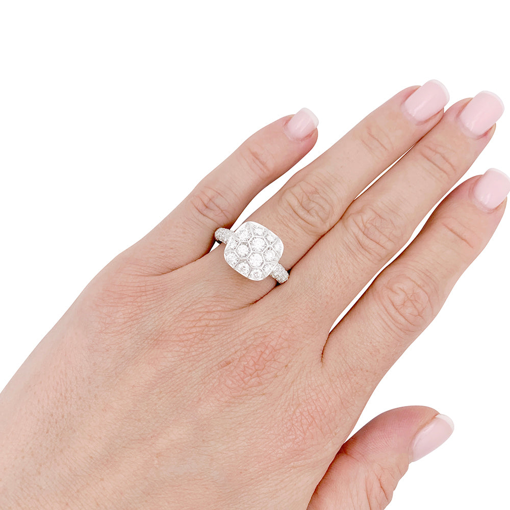 Pomellato "Nudo Maxi Solitaire" ring in rose gold and diamonds.