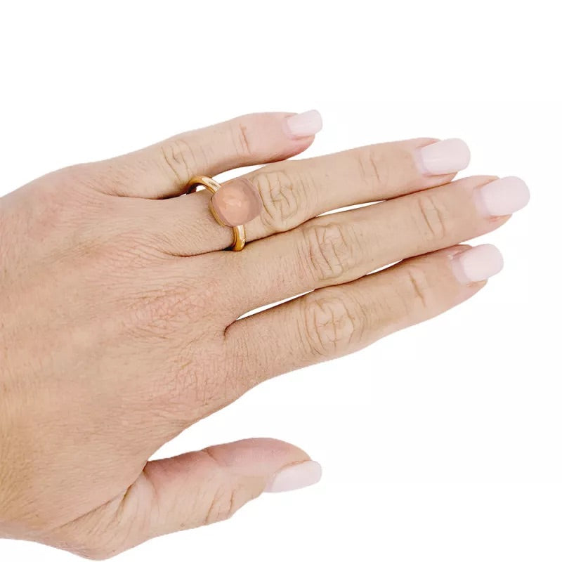 Bague Pomellato,"Nudo Classic", deux ors et quartz rose.