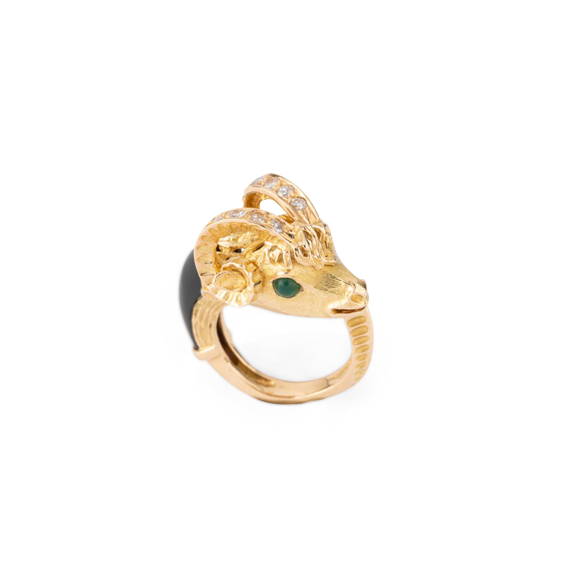 Pierre et Jean Bellin, Bague tête de Bélier, Or ciselé, Onyx, Diamants et Chrysoprase