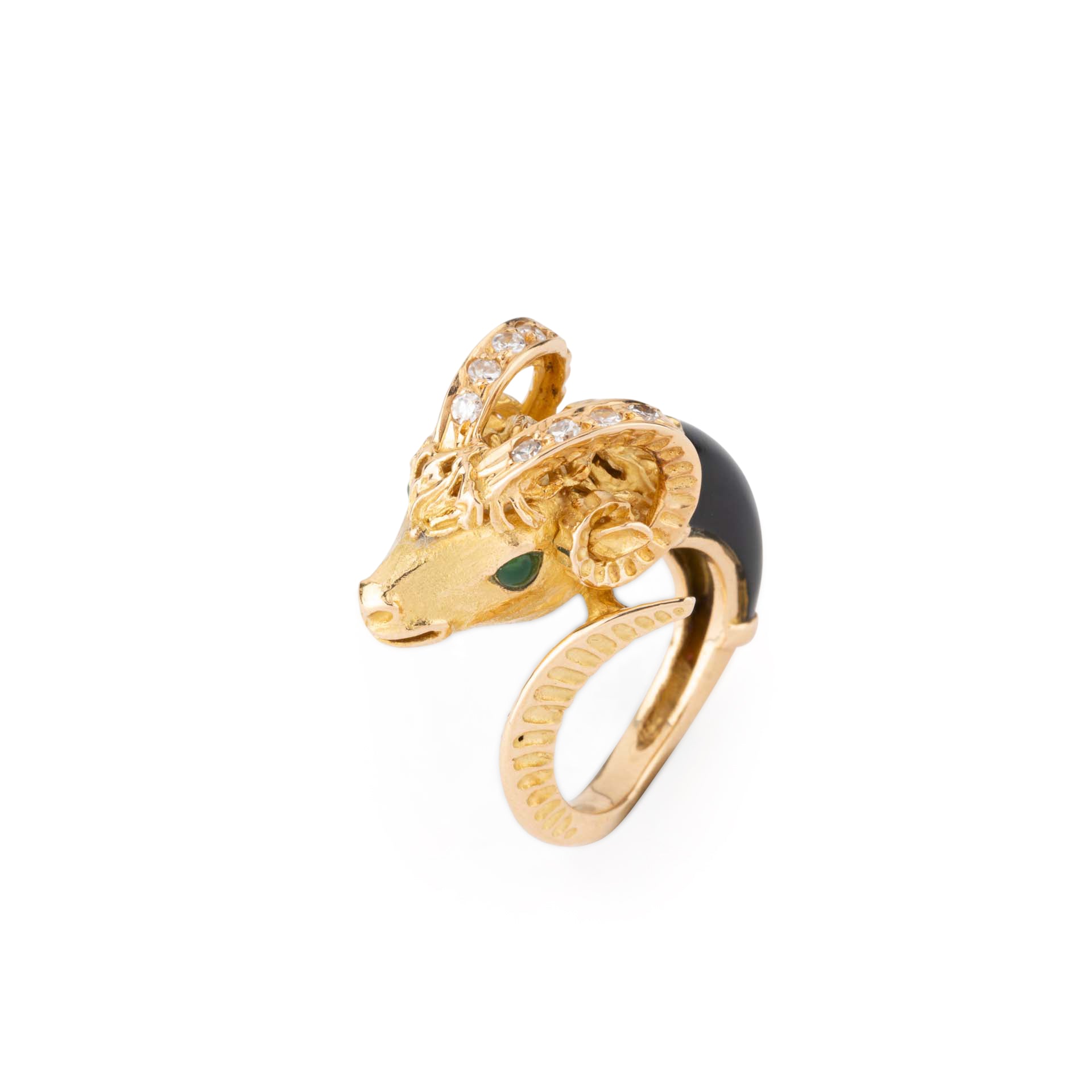 Pierre et Jean Bellin, Bague tête de Bélier, Or ciselé, Onyx, Diamants et Chrysoprase