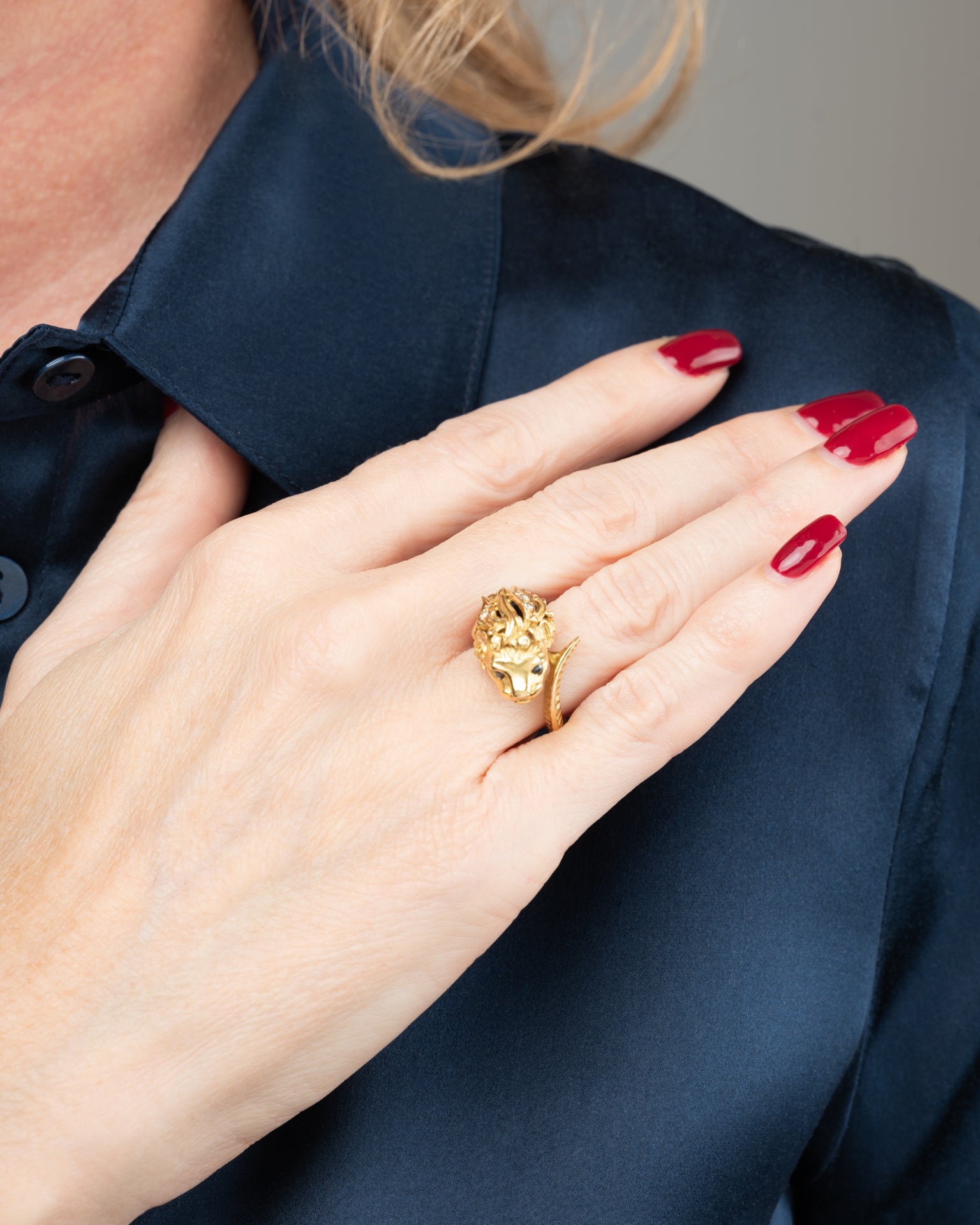 Pierre et Jean Bellin, Bague vintage tête de Lion, Or, Lapis-Lazuli, Diamants
