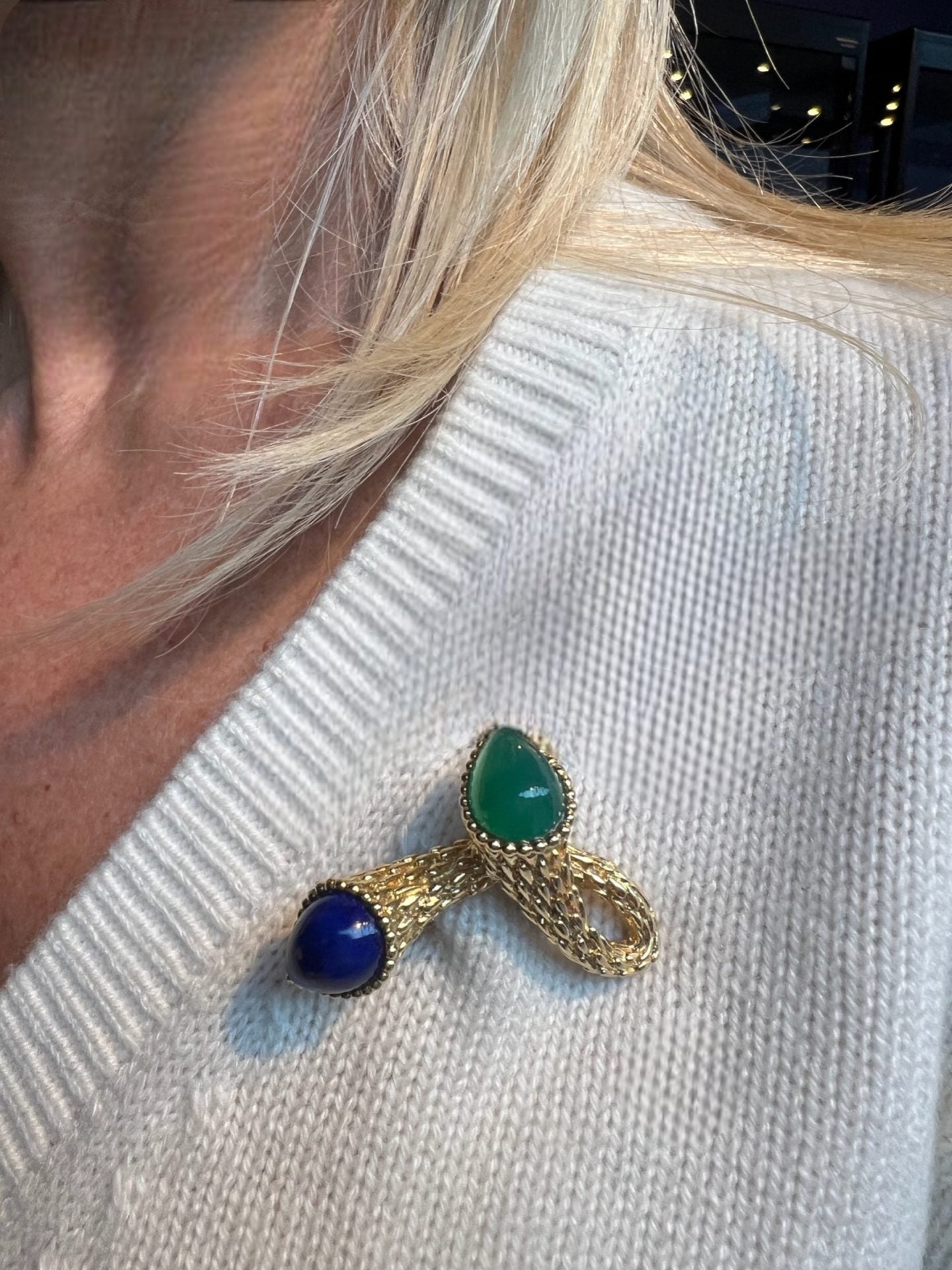 Broche Boucheron Vintage en or jaune 18K, chrysoprase et Lapis Lazuli