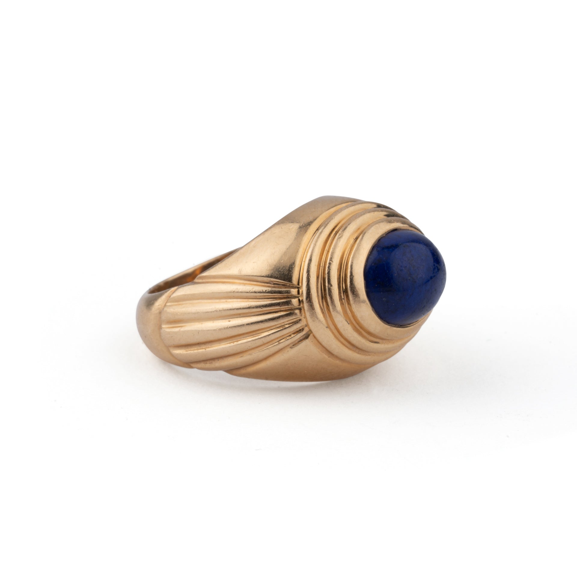 Boucheron, "Jaipur" ring, in 18K yellow gold, Lapis Lazuli cabochon