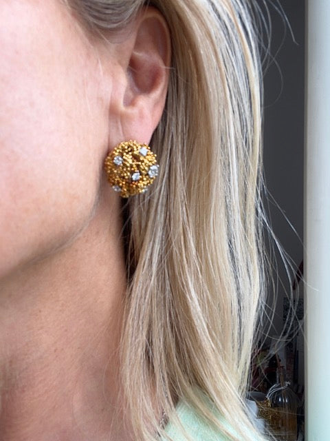 Boucheron Paris, Boucles d'oreilles vintage Or texturé et Diamants