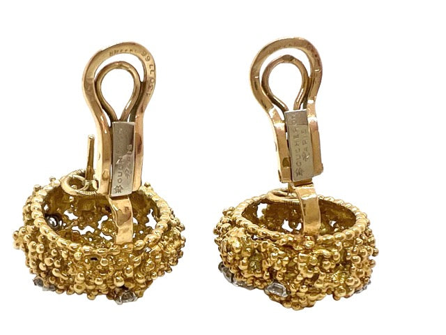 Boucheron Paris, Boucles d'oreilles vintage Or texturé et Diamants