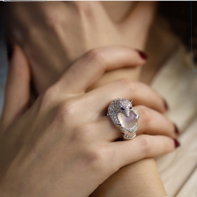 Boucheron bague "Collection animaux Ours Nanook" diamants or gris pierre de lune full set