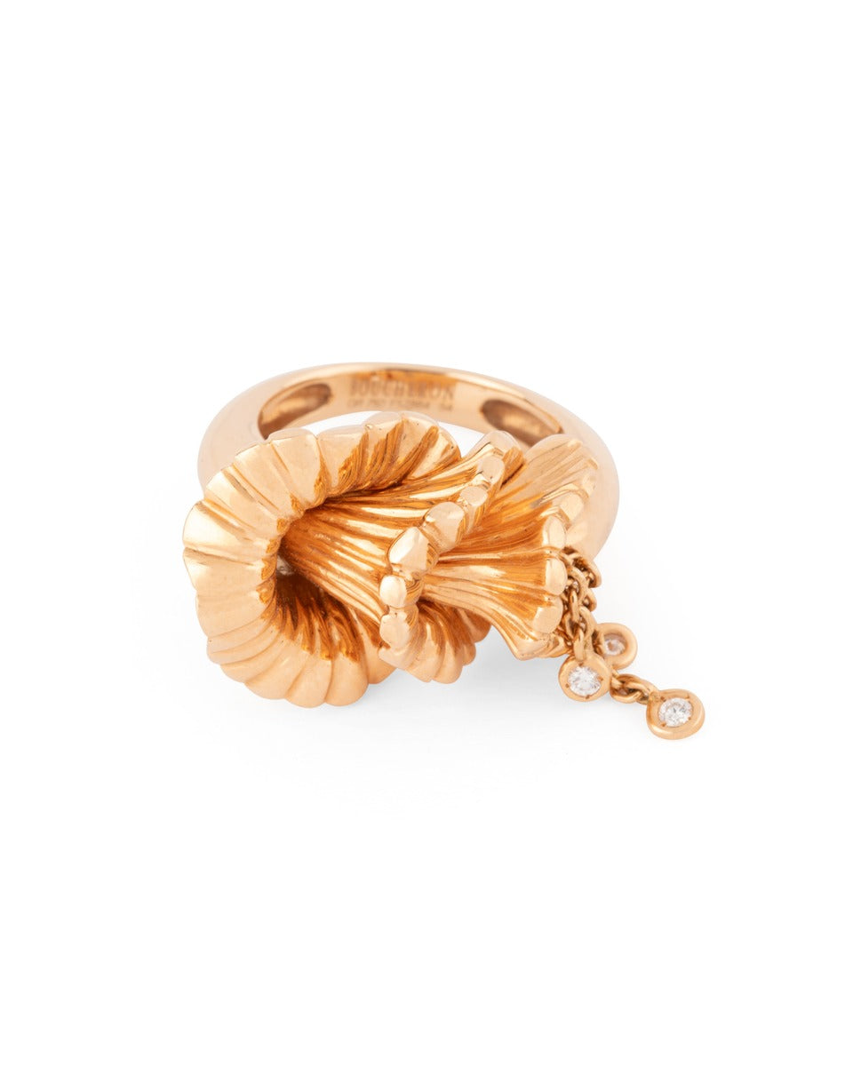 Boucheron, bague "Exquises Confidences" en or rose et diamants