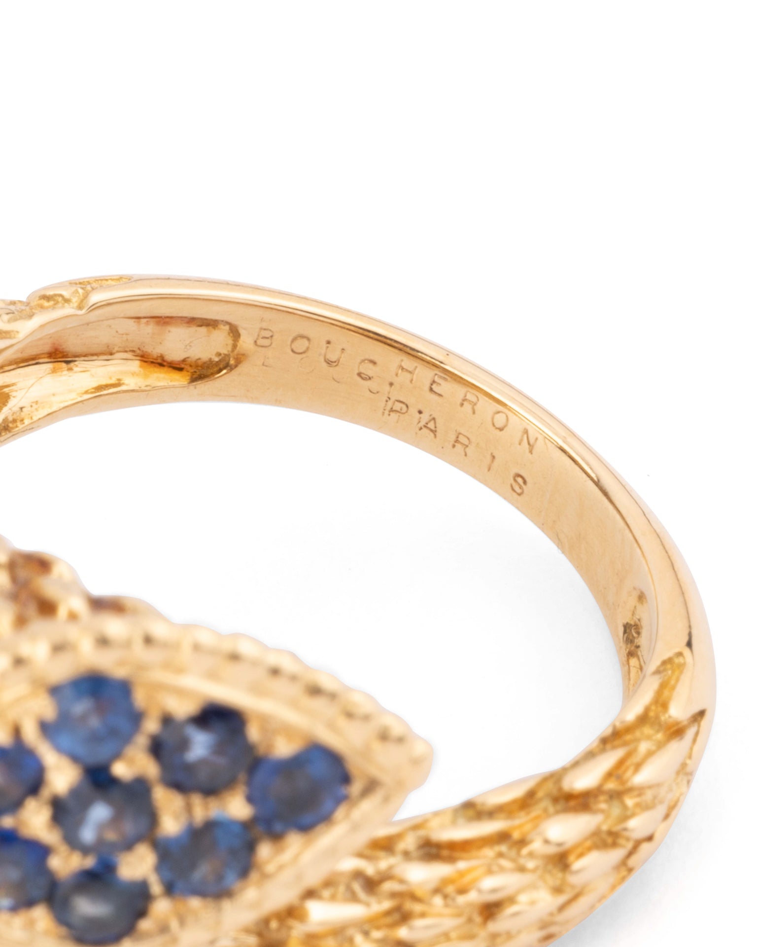 Boucheron, vintage "Serpent Bohème" ring in yellow gold, sapphires and diamonds