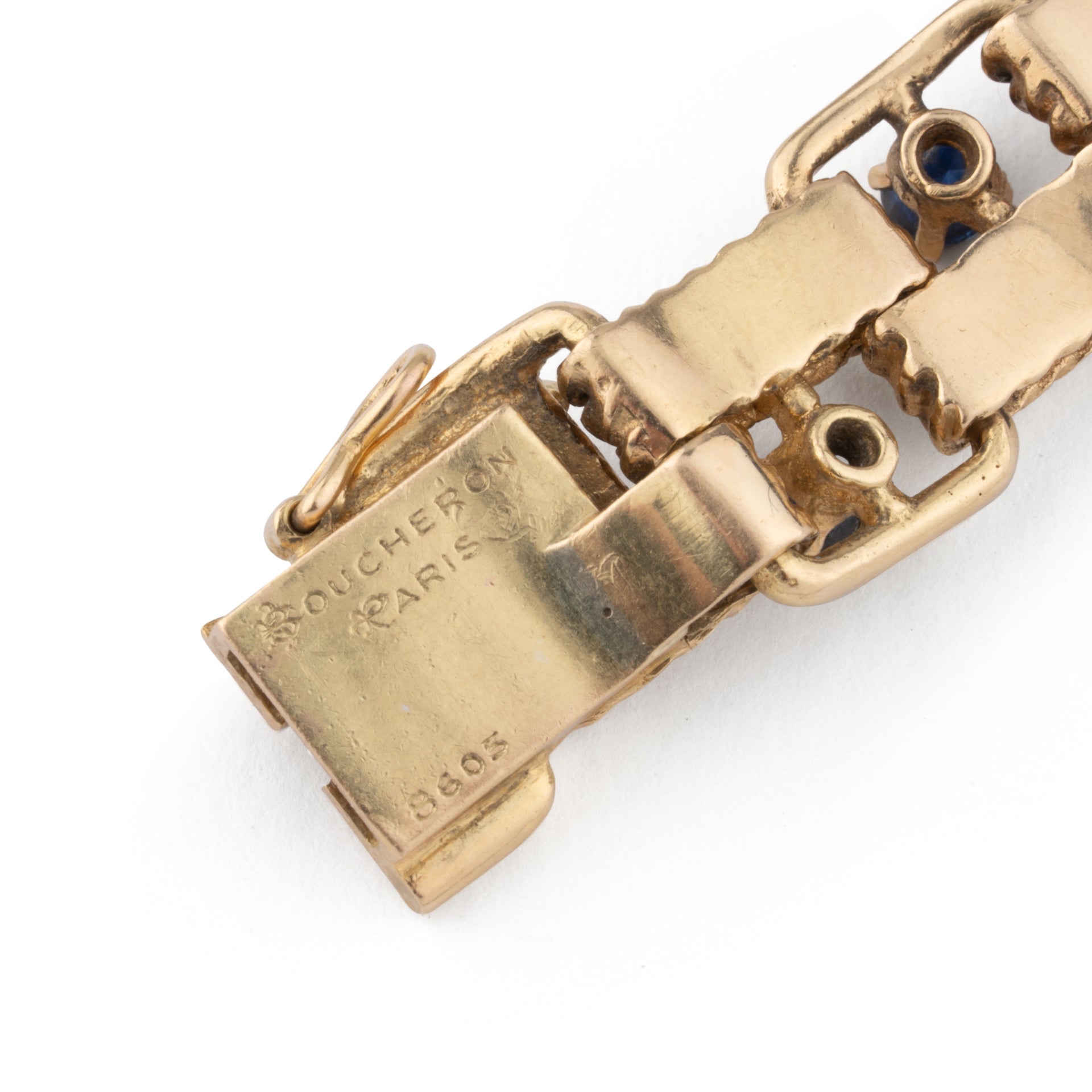 Boucheron, Bracelet en or jaune ciselé 18K et saphirs