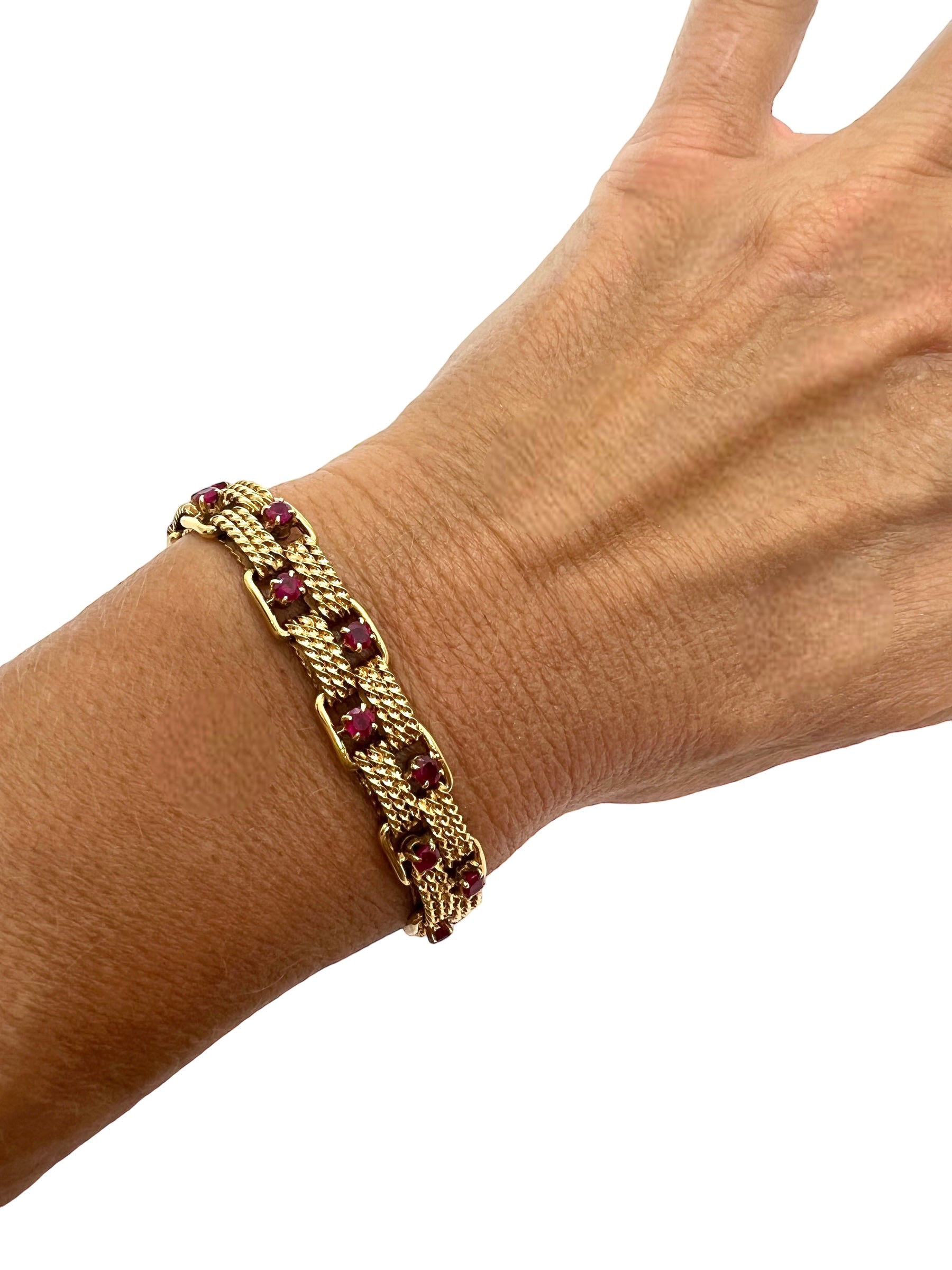 Boucheron, bracelet vintage en or jaune 18K orné de rubis