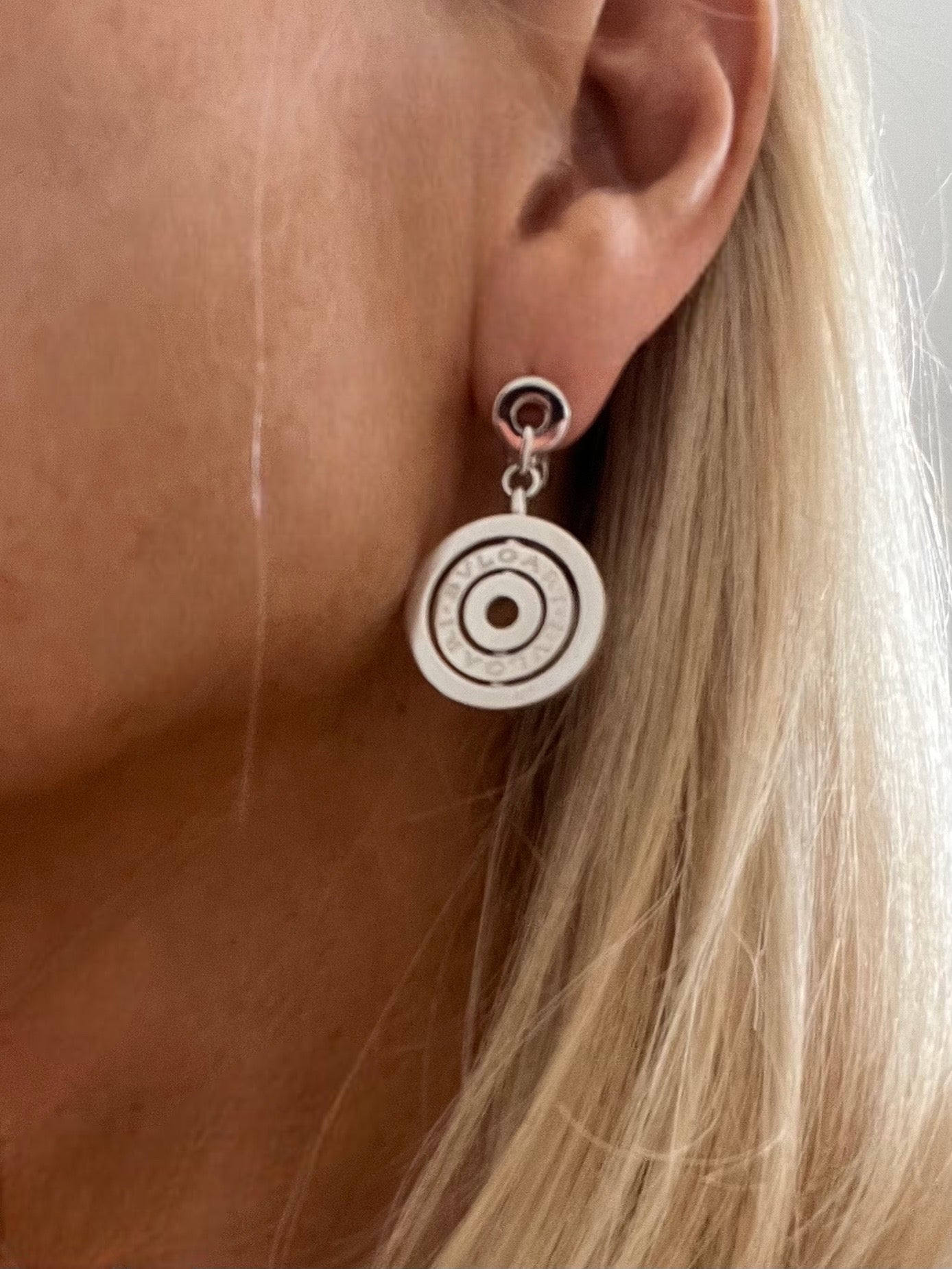 Boucles d'oreilles Bulgari "Astrale" en or blanc