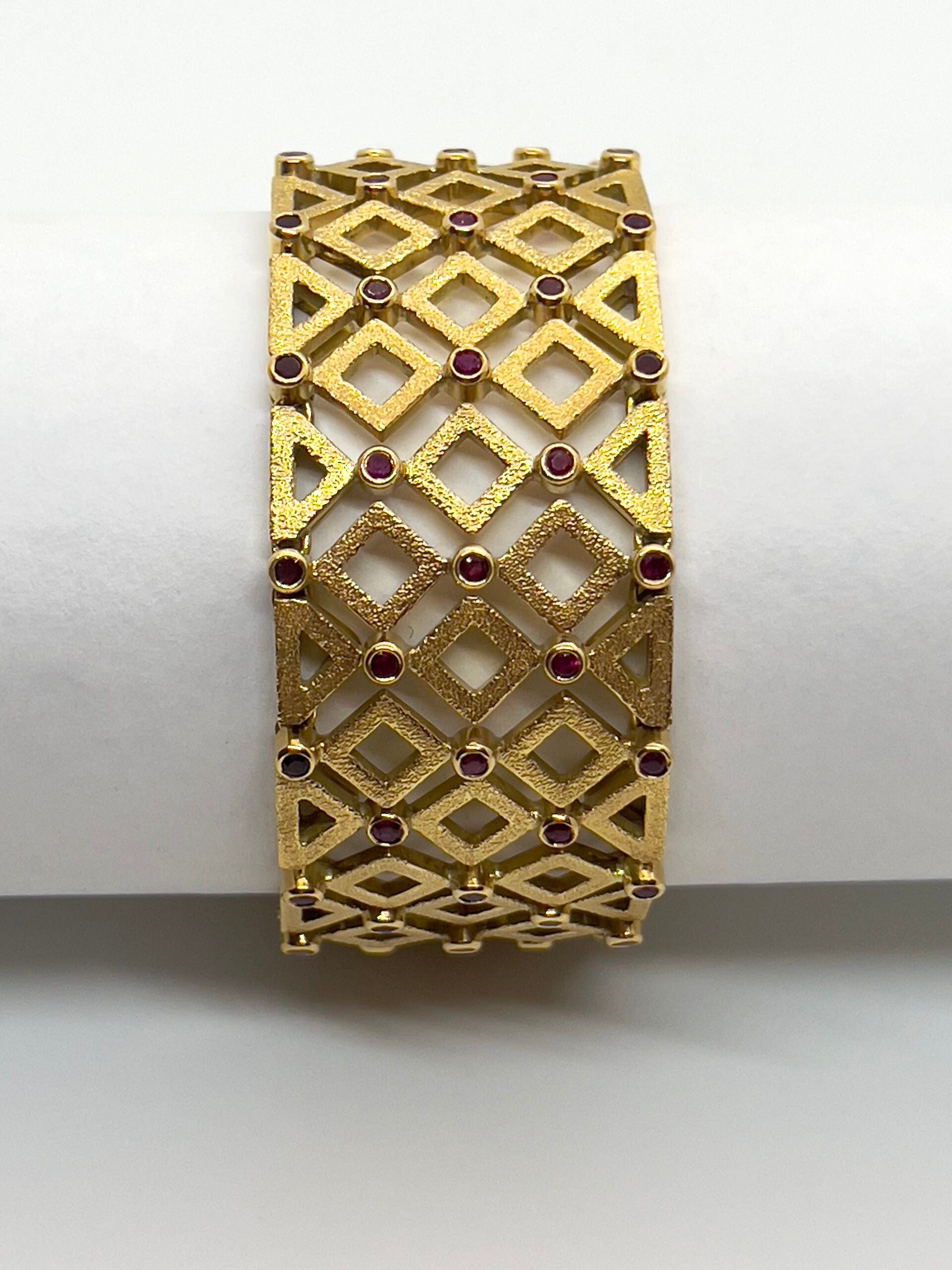 Bracelet Bulgari vintage, or jaune 18K et rubis