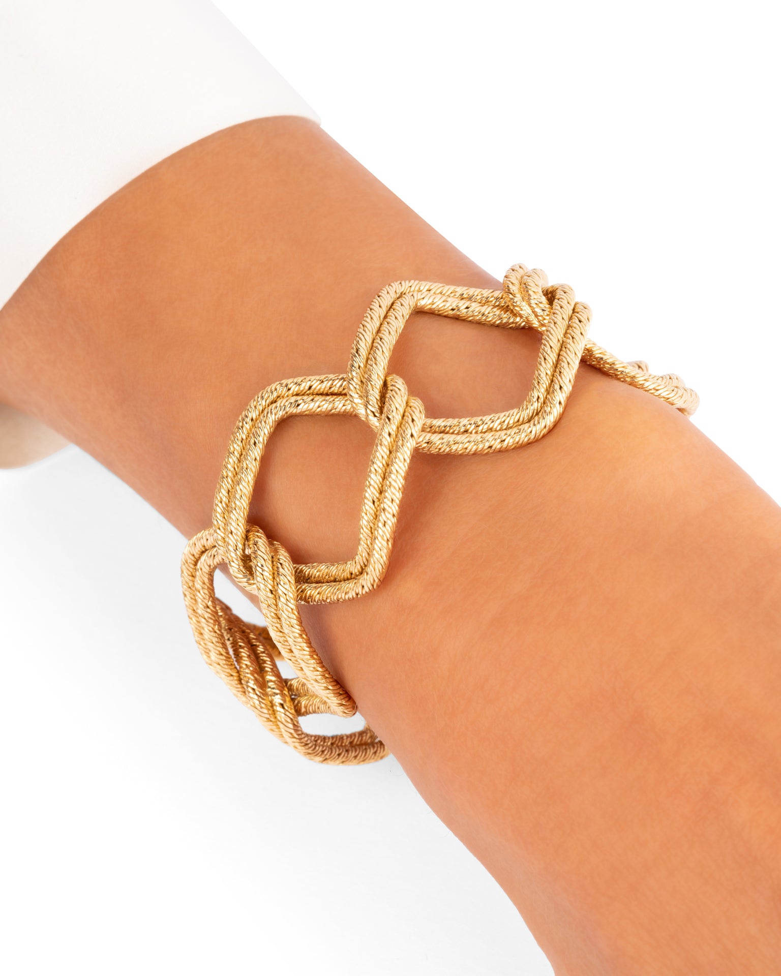 Un Bracelet George Lenfant, "Paillette" en or jaune