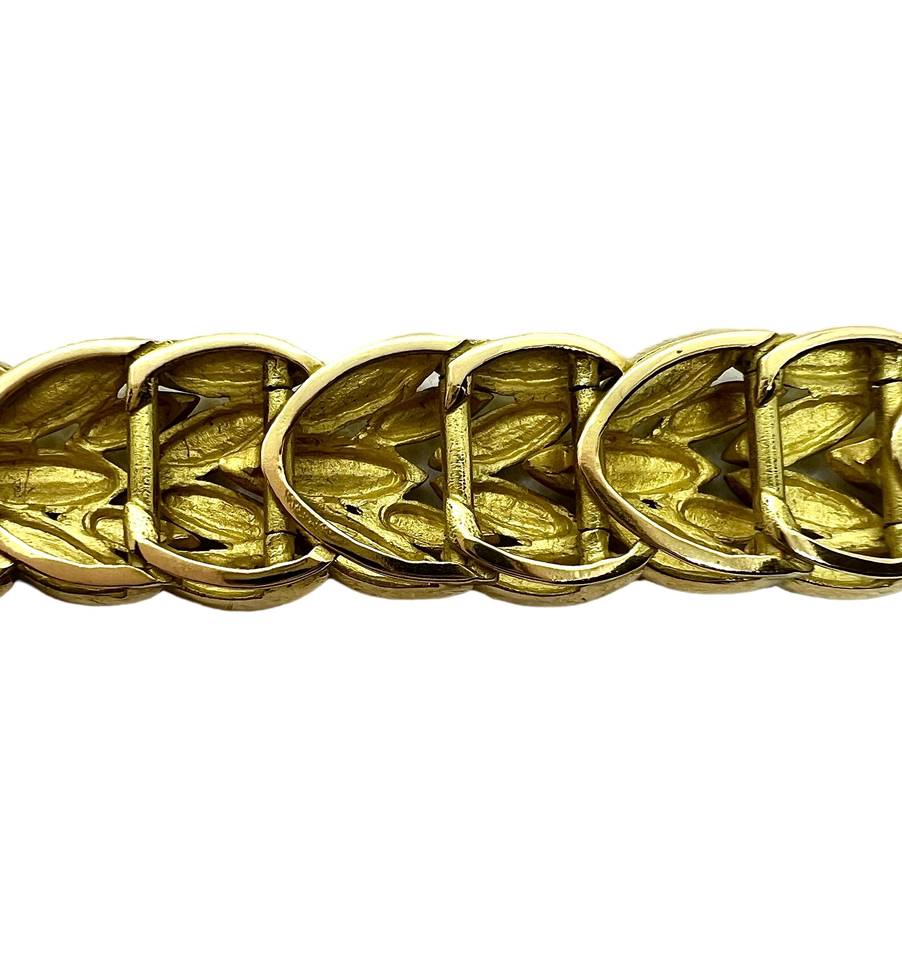 An 18K yellow gold leaf bracelet, French workshop hallmark