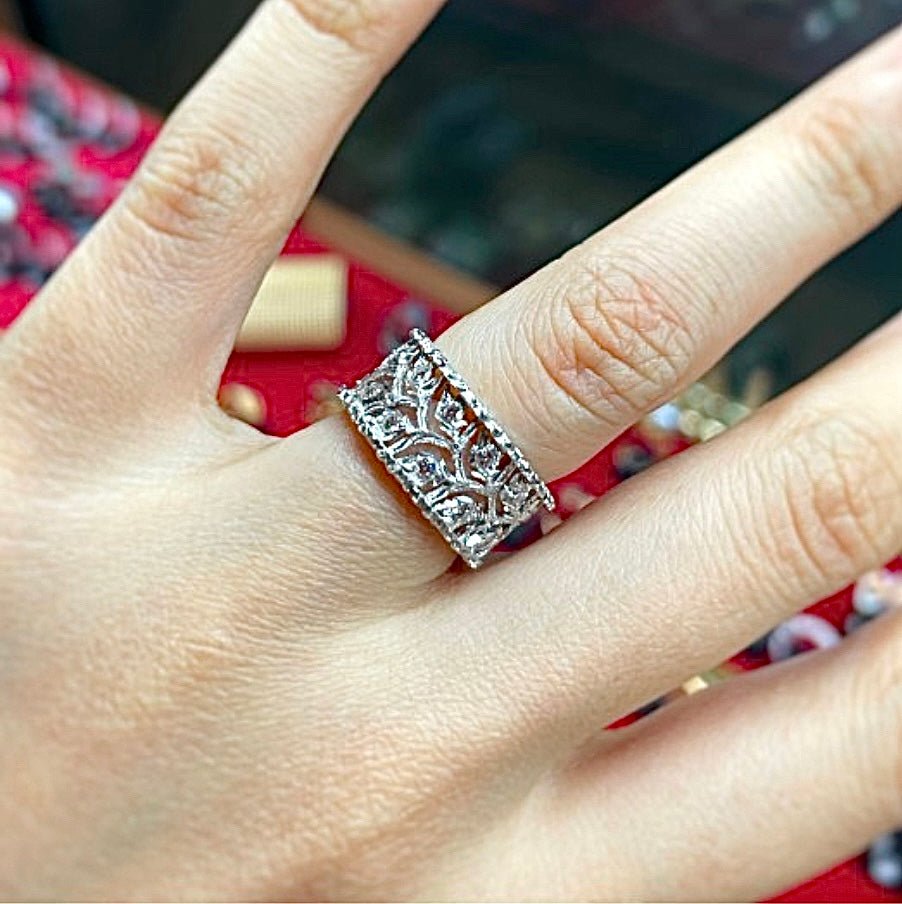 Buccellati bague "Eternelle Ramage" en or blanc et diamants - Maison Eloe