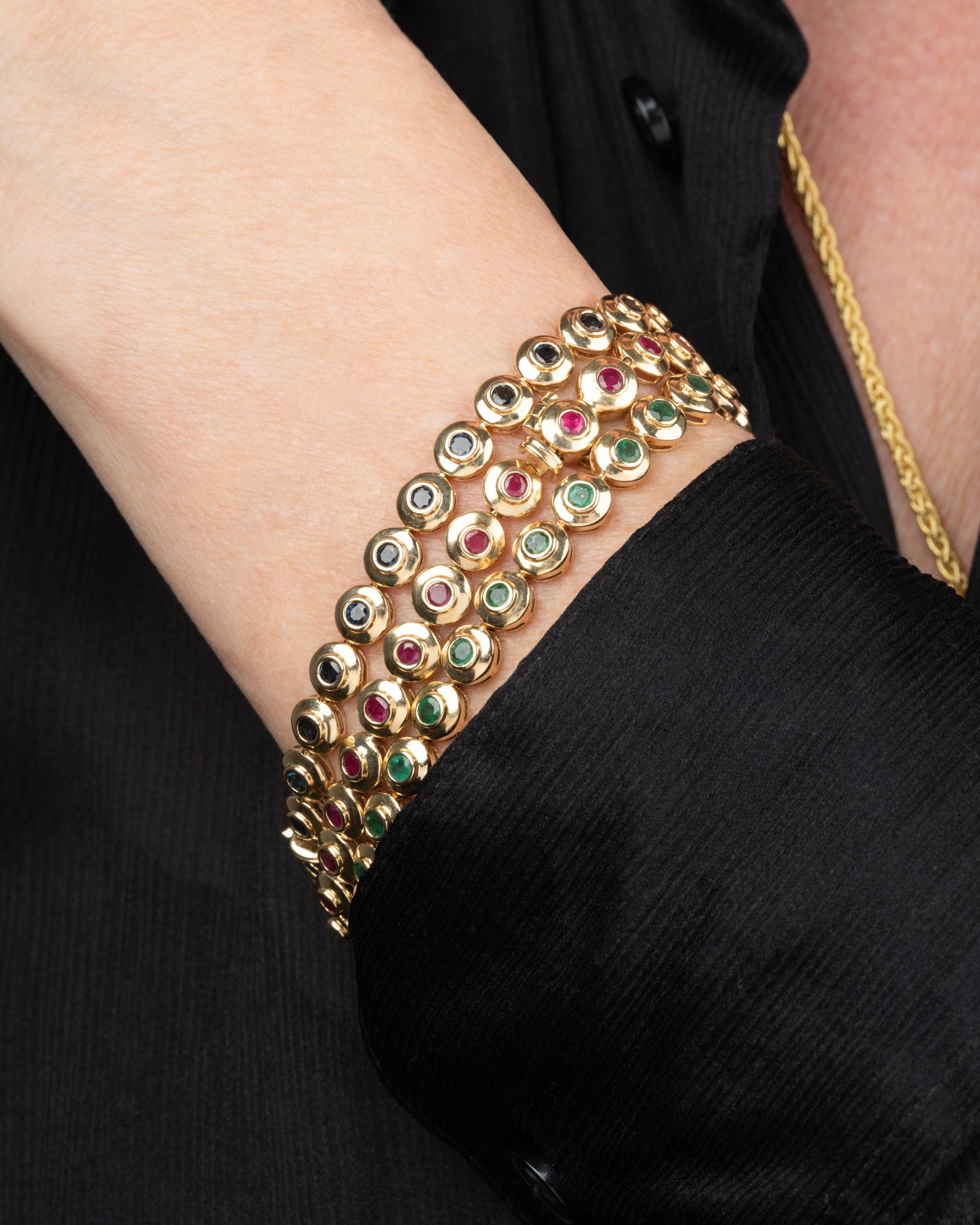Bücherer, trois Bracelets, Or, Emeraudes, Saphirs