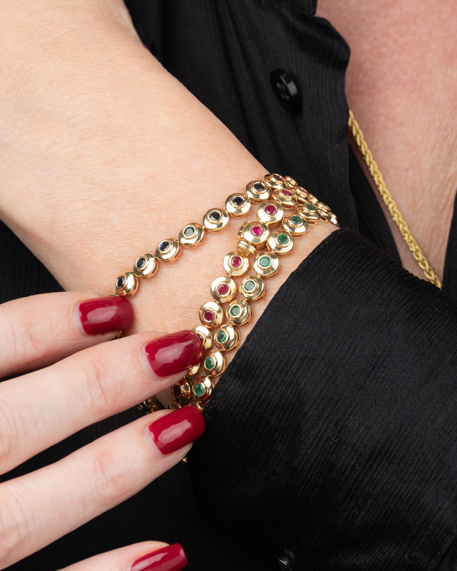 Bücherer, trois Bracelets, Or, Emeraudes, Saphirs